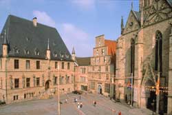 Marktplatz mit Rathaus